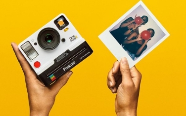 polaroid-80-yili-serefine-retro-bir-makine-cikariyor