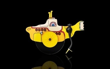 beatles-hayranlarina-the-yellow-submarine-konseptli-pikap