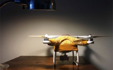 drone’lara-kazak-oren-kadin-danielle-baskin