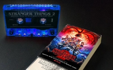 stranger-things-soundtracki-kaset-olarak-piyasaya-cikiyor